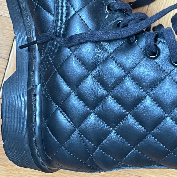 Dr. Martens combat boots. Extremely comfortable! - Picture 2 of 2
